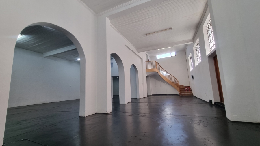 To Let Commercial Property for Rent in Woodstock Western Cape